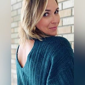 NWT Cabi Tryst Pullover Size S